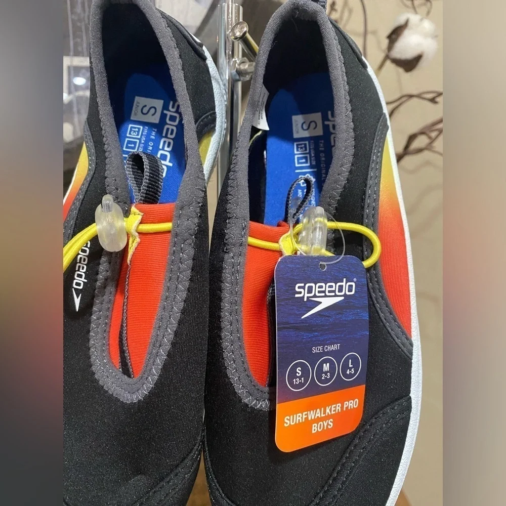 Speedo Surfwalker Pro Boys Water Shoes, size 13-1, new!